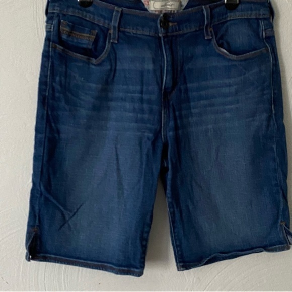 Levi’s Shorts Women’s‎ Size 10 Blue Jeans Dark Wash - Picture 3 of 12